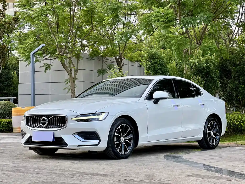 Volvo S60 2022