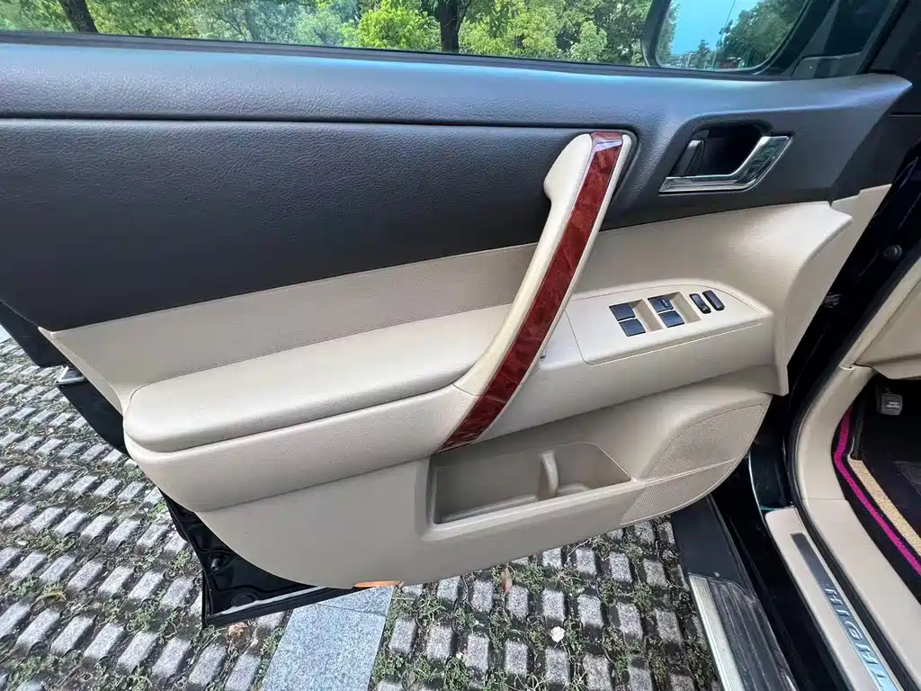 Toyota Highlander — миниатюра 17