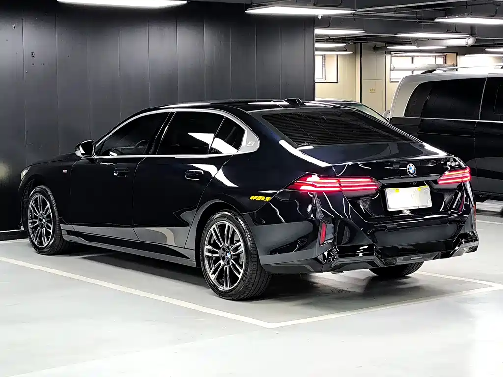 BMW 5 Series — миниатюра 21