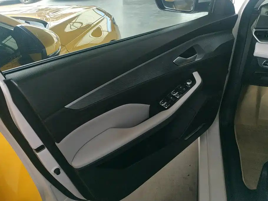 Geely Binrui — миниатюра 7