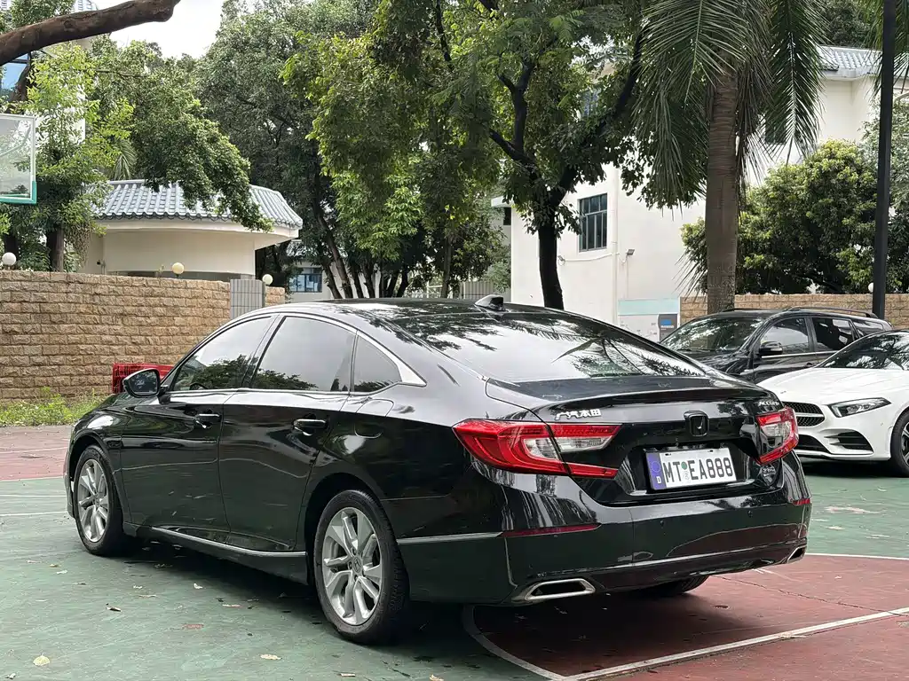 Honda Accord — миниатюра 7