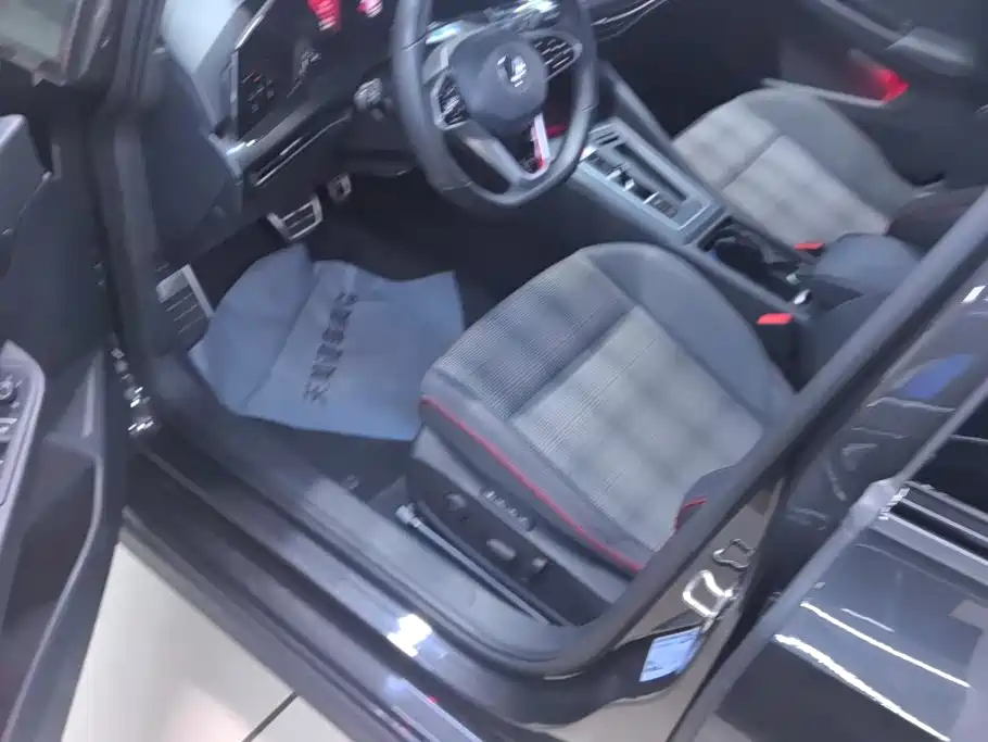 Volkswagen Golf GTI — миниатюра 9