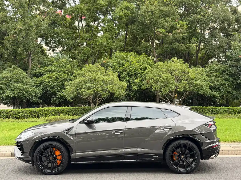 Lamborghini Urus — миниатюра 3