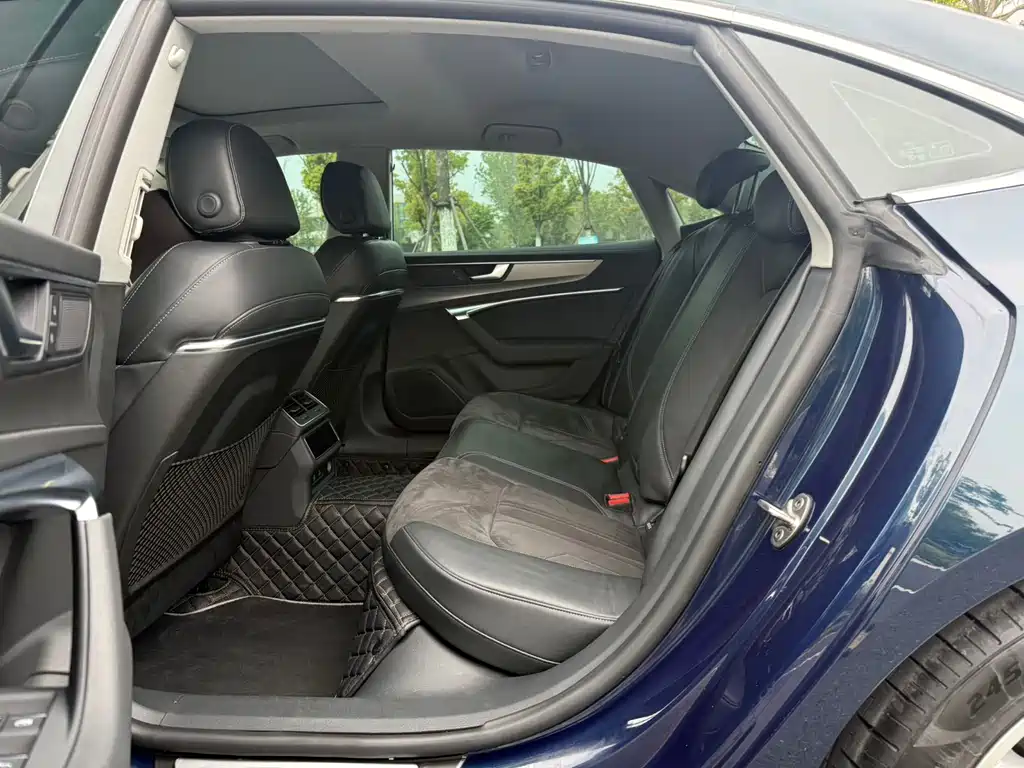 Audi A7L 2022 45 TFSI S-line