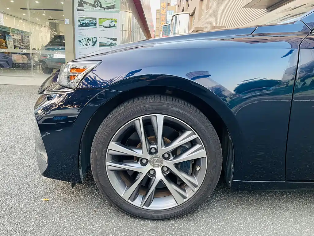 Lexus IS — миниатюра 15