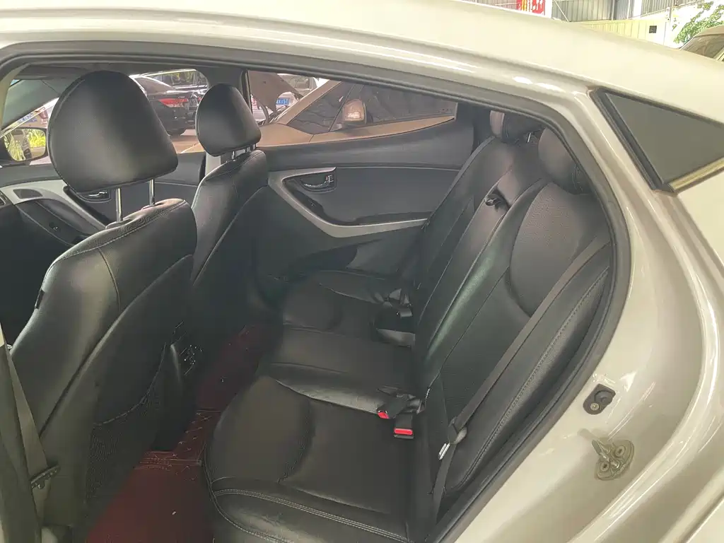 Hyundai Elantra Langdong — миниатюра 6