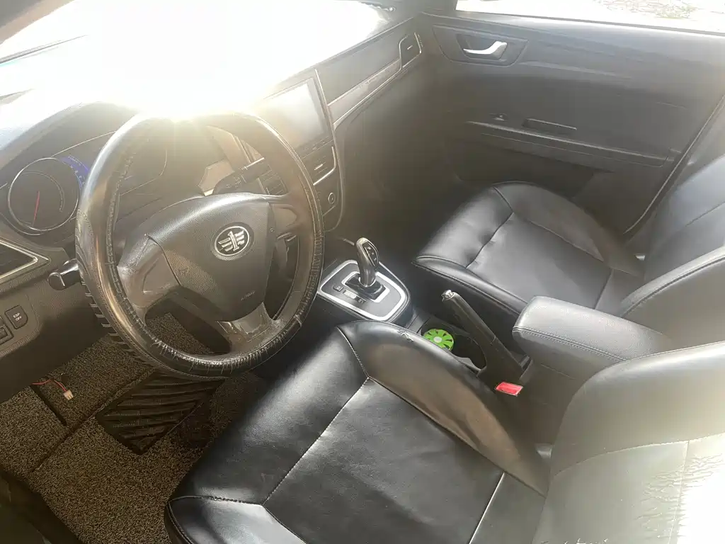 Bestune B30EV — миниатюра 8