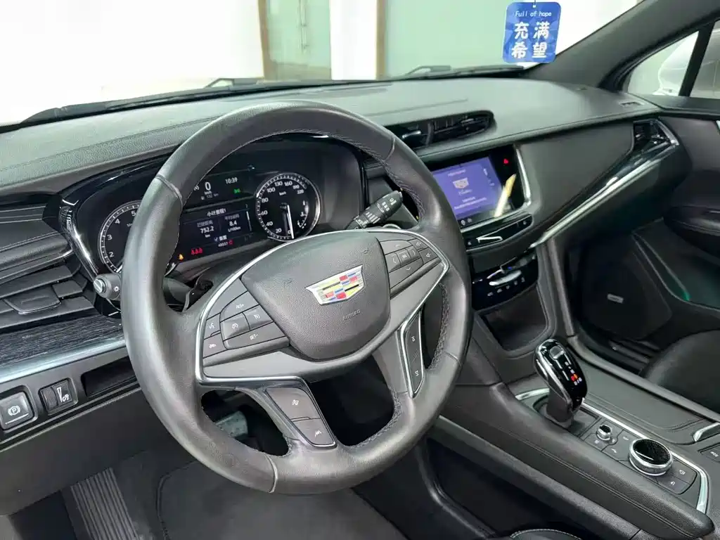 Cadillac XT5 — миниатюра 7