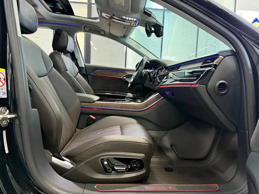 Audi A8 — миниатюра 8