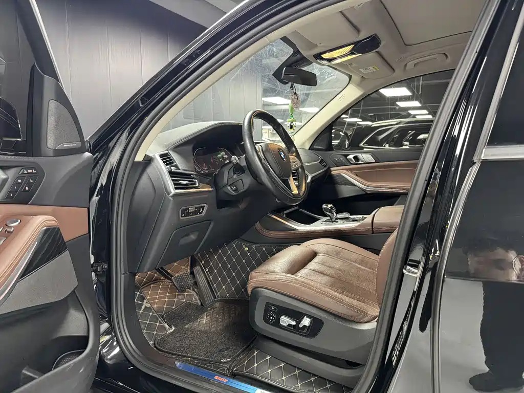 BMW X7 2022 xDrive40i Lead Luxury
