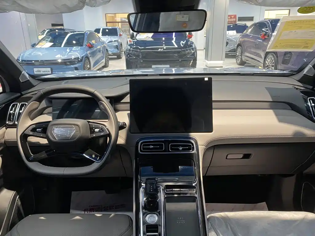 Geely Boyue L — миниатюра 11