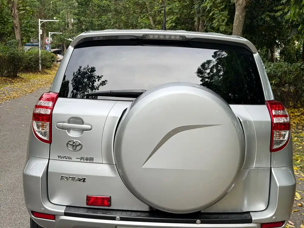 Toyota RAV4 2009 2.0L AT Luxury