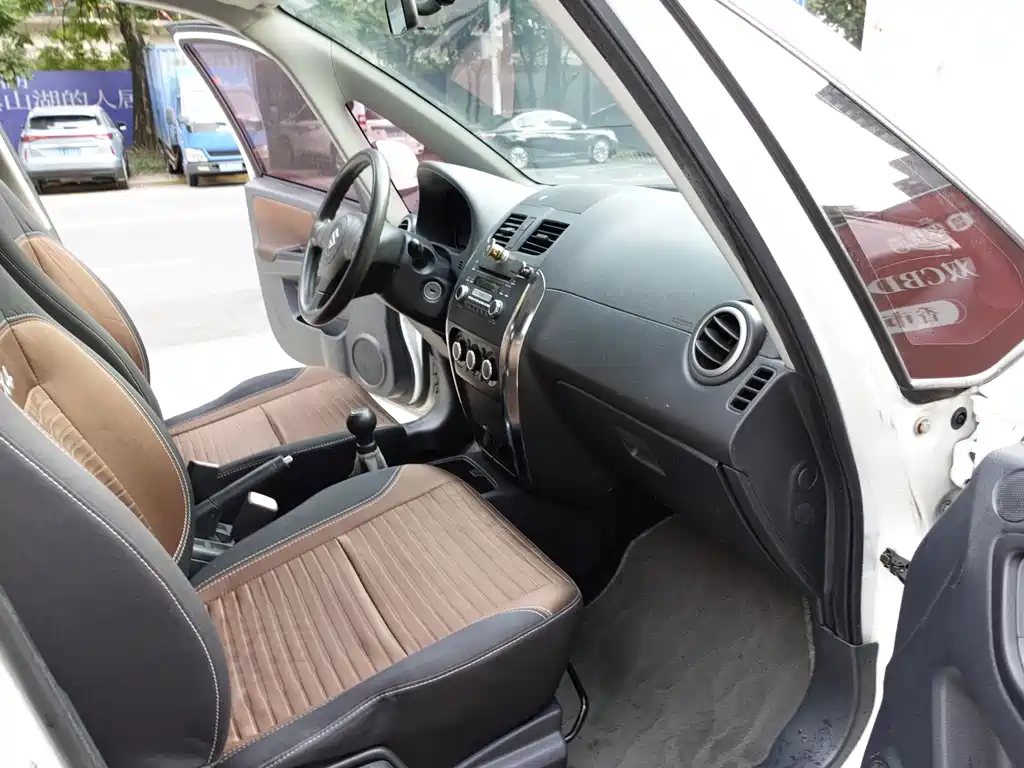 Suzuki SX4 — миниатюра 9