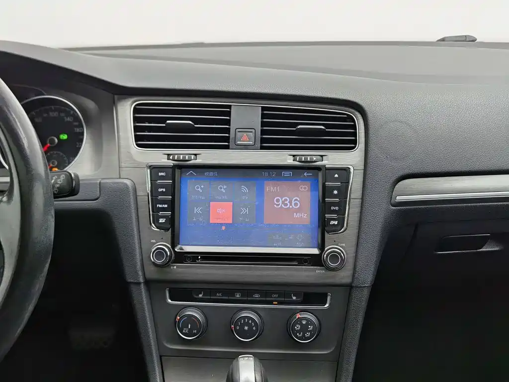 Volkswagen Golf — миниатюра 12