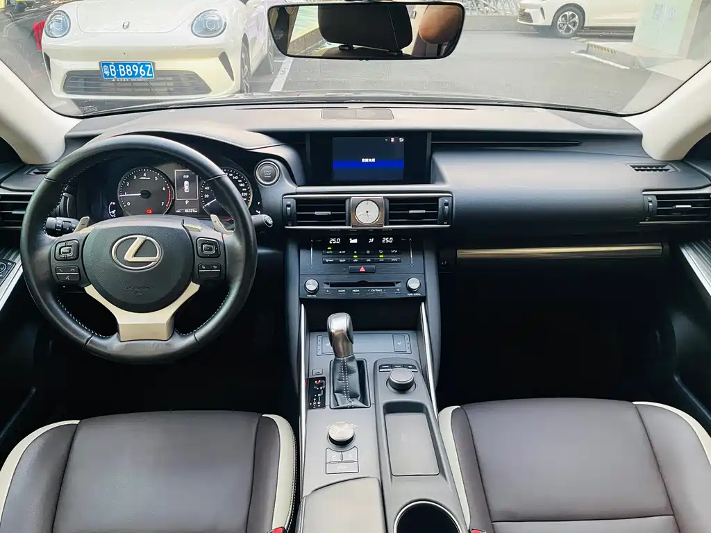 Lexus IS — миниатюра 3