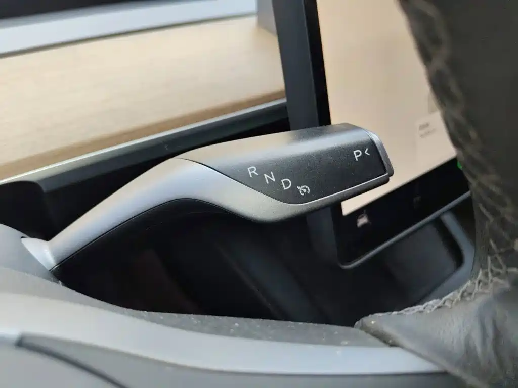 Tesla Model 3 — миниатюра 16