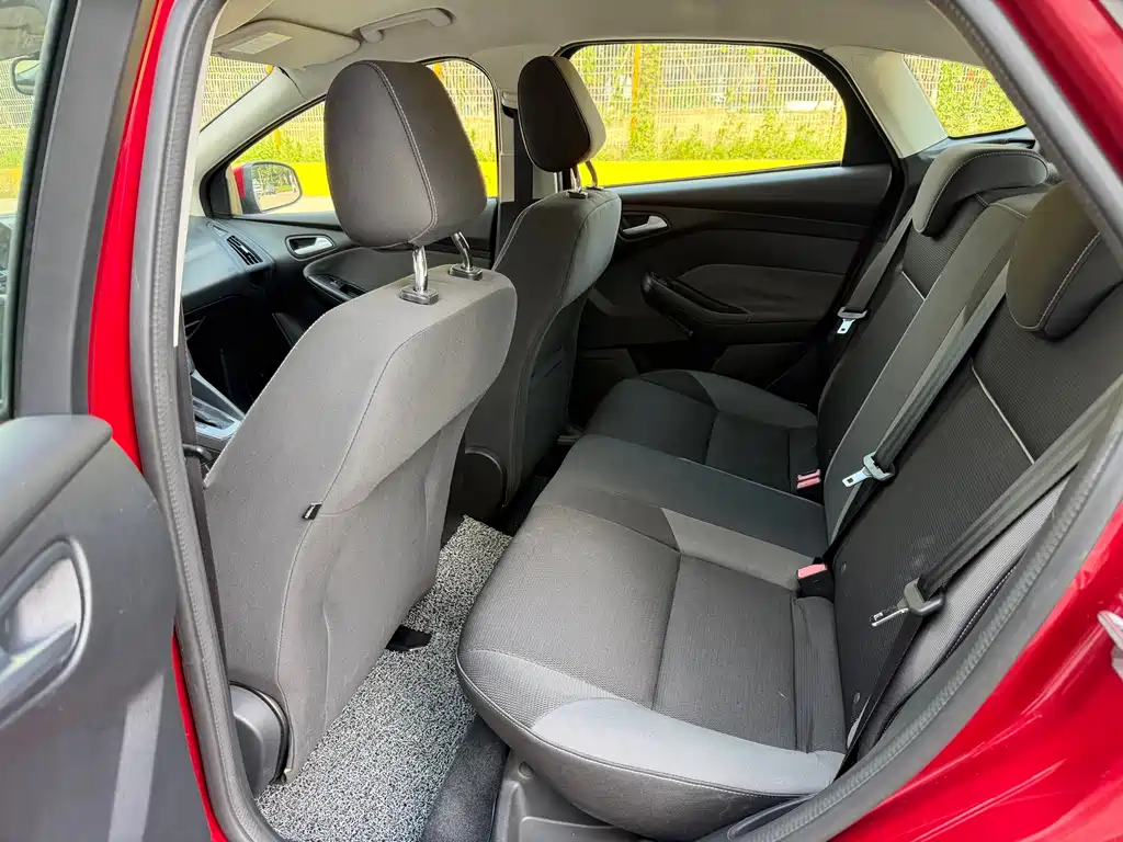 Ford Focus — миниатюра 8