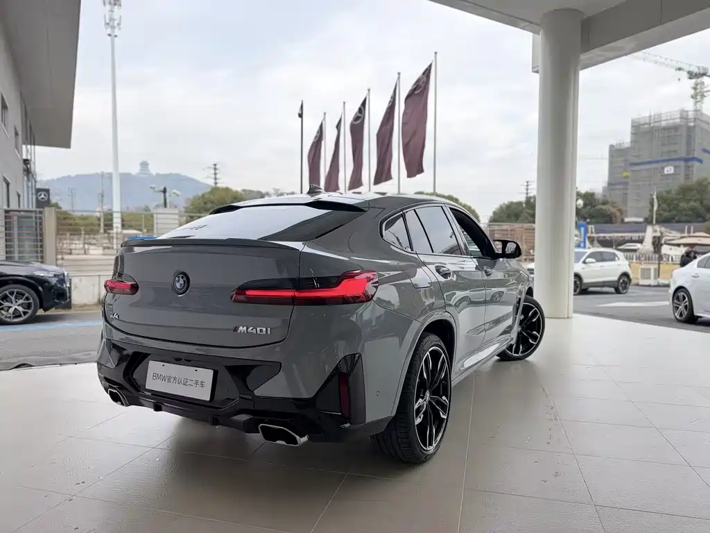 BMW X4 M40I