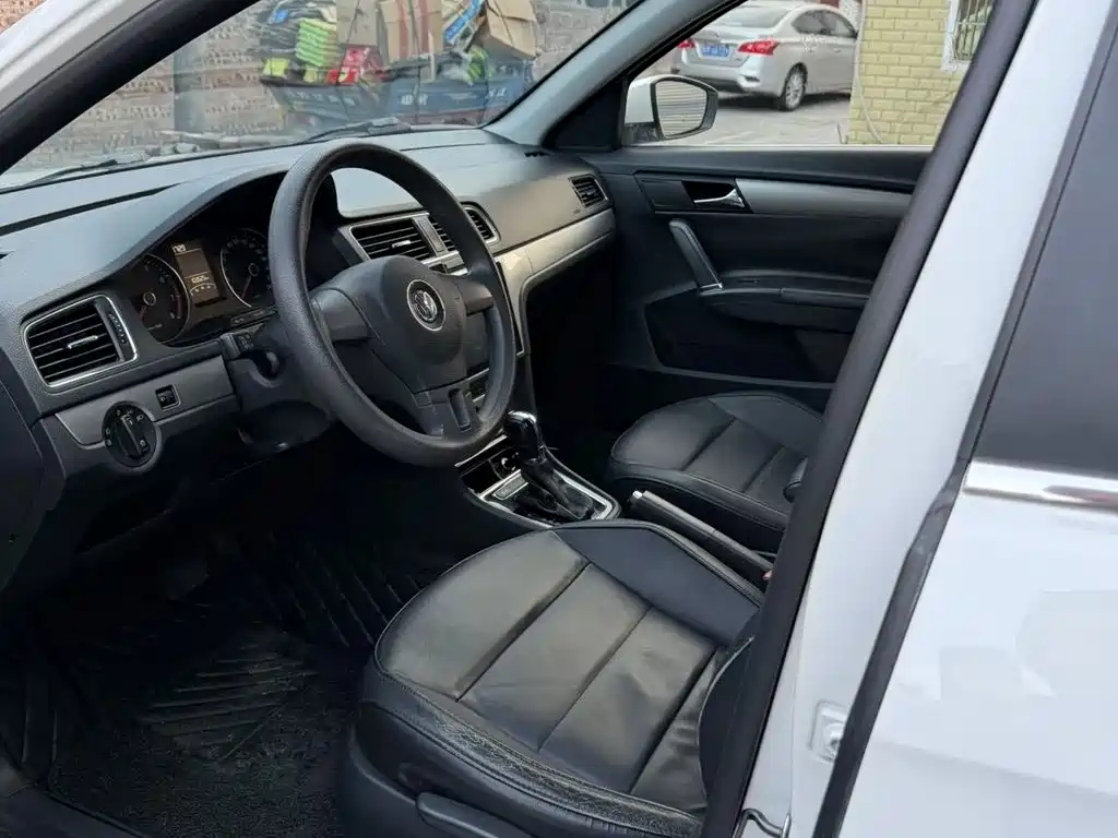 Volkswagen Lavida — миниатюра 7