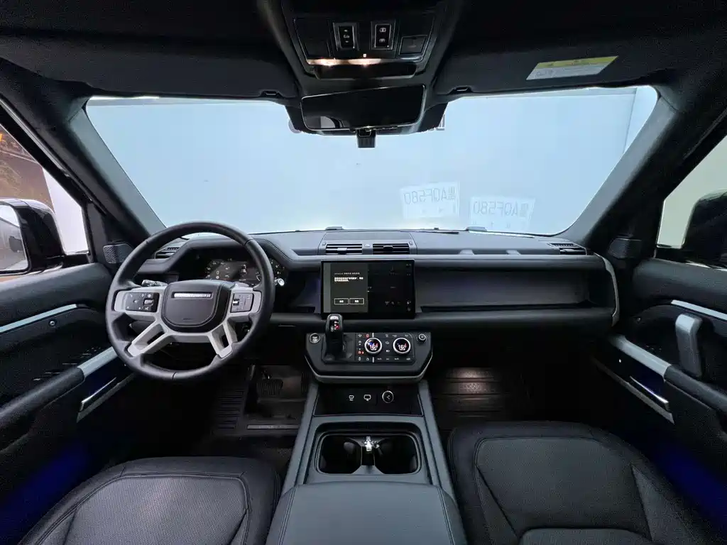 Land Rover Defender — миниатюра 9