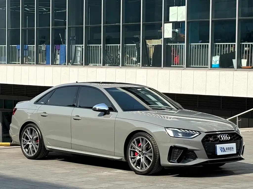 AUDI S4