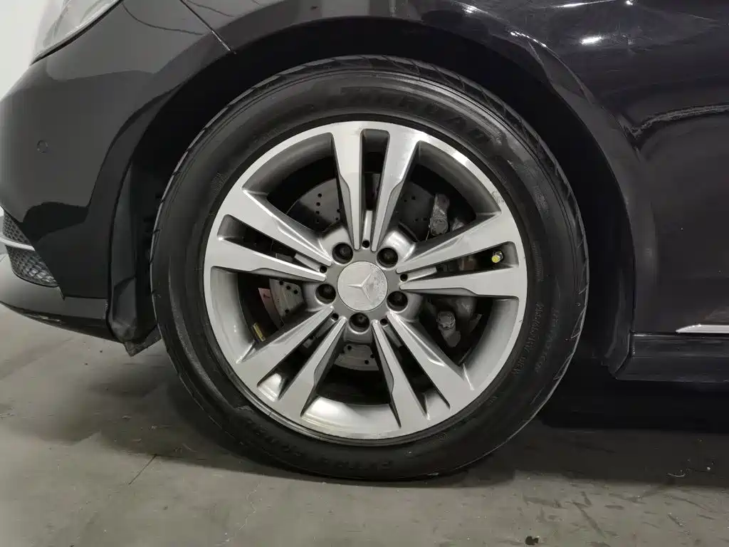 Mercedes-Benz E-Class — миниатюра 17