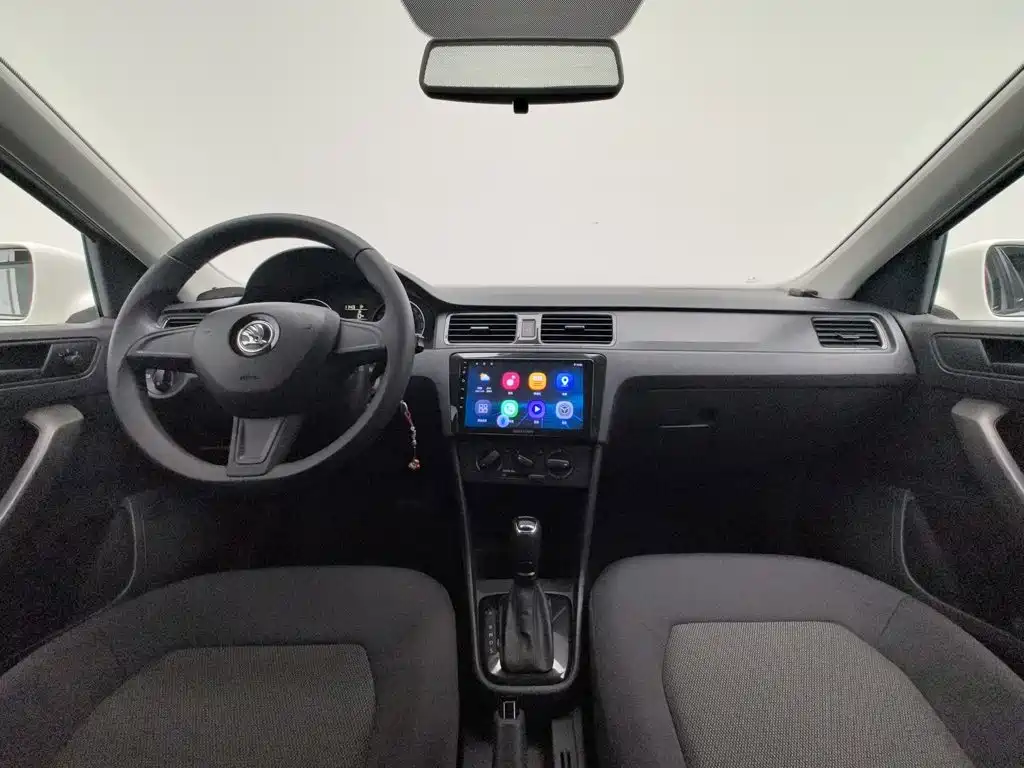 Skoda Rapid Spaceback — миниатюра 5
