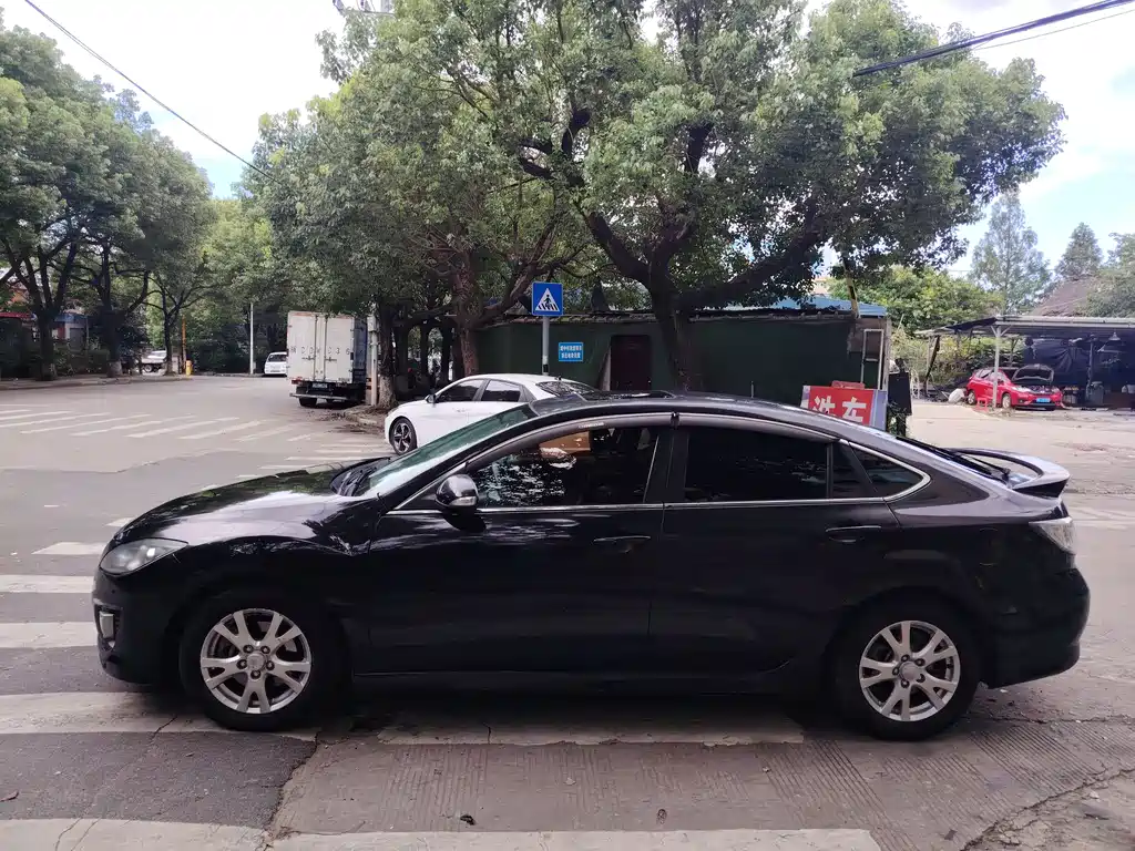 Mazda Ruiyi 2012 2.0L AT Luxury