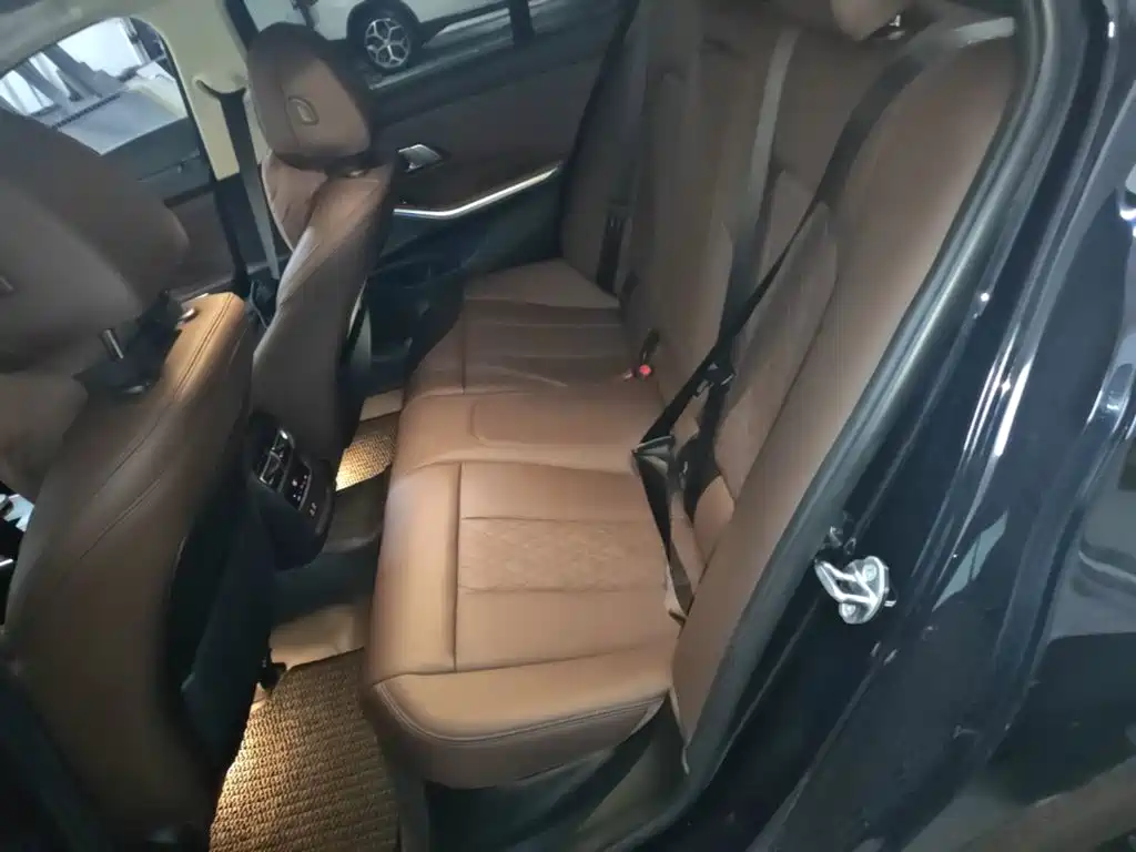 BMW 3 Series — миниатюра 24