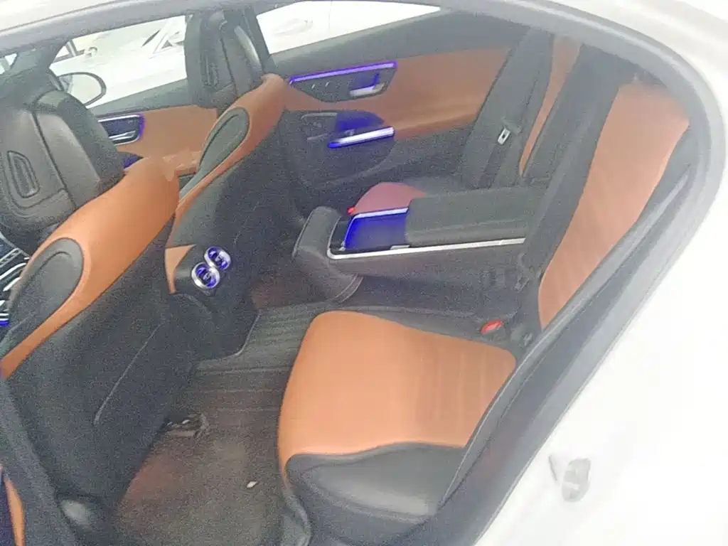 Mercedes-Benz C-Class — миниатюра 17