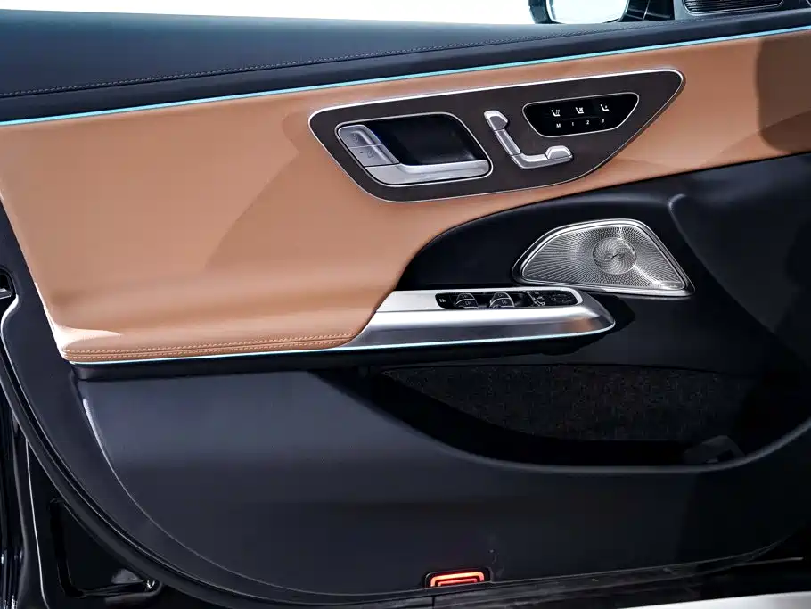 Mercedes-Benz E-Class — миниатюра 17