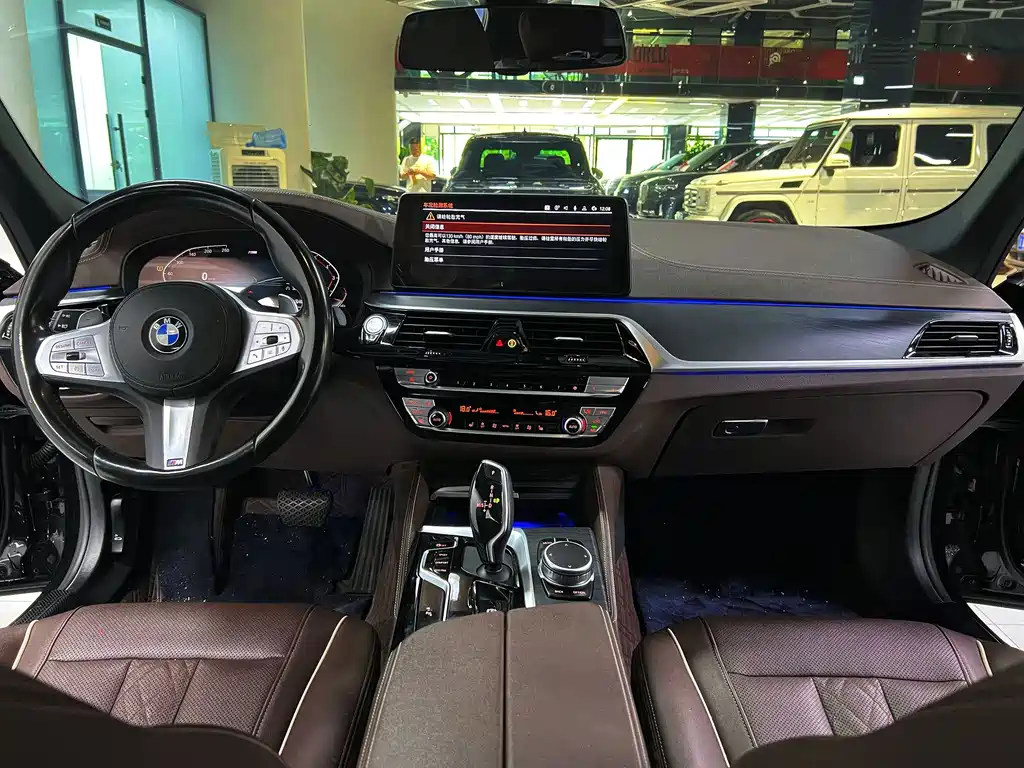 BMW 5 Series — миниатюра 5