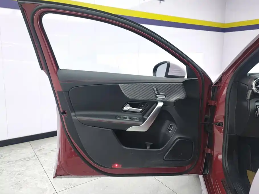 Mercedes-Benz A-Class — миниатюра 7