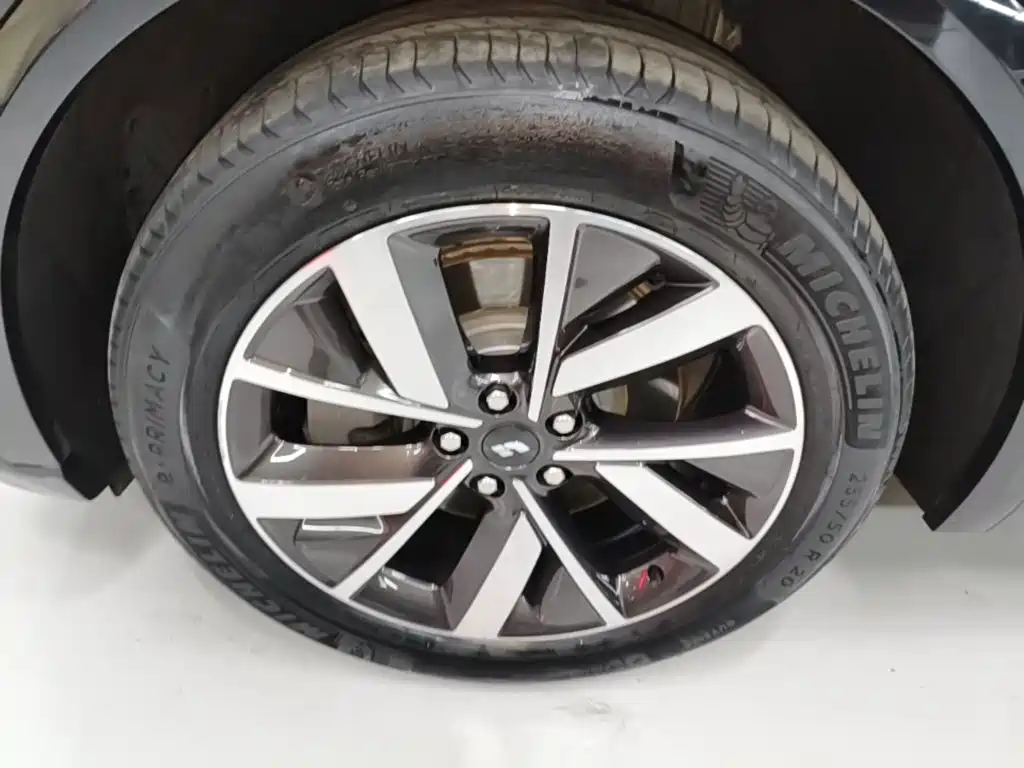Li Auto Li L8 — миниатюра 23