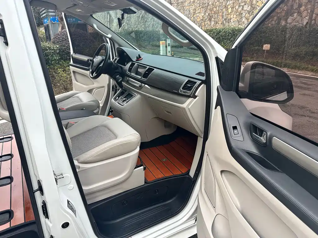 SAIC MAXUS CHASE G10