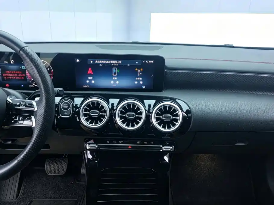Mercedes-Benz A-Class — миниатюра 13