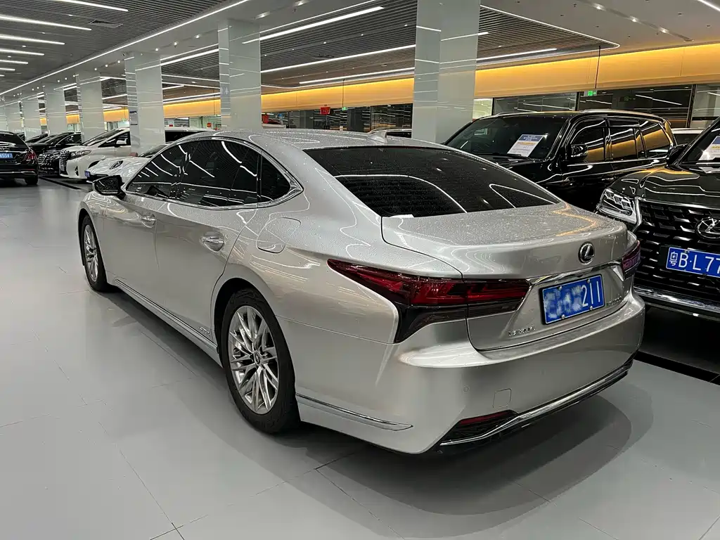 Lexus LS 2021 500h Luxury