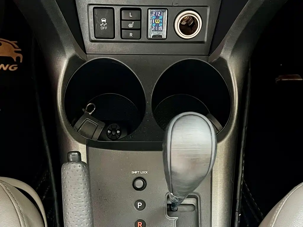 Toyota RAV4 — миниатюра 13