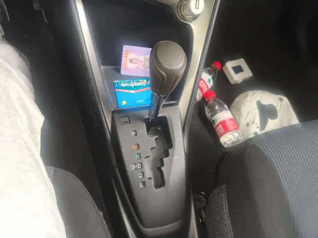 Toyota Yaris L — миниатюра 10