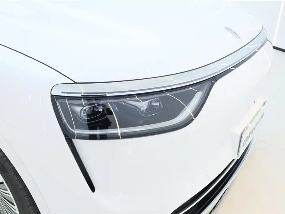 AITO ASK THE WORLD M8