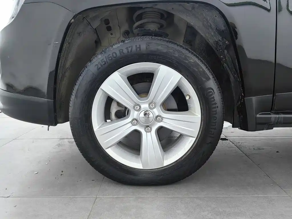 Jeep Compass (Import) — миниатюра 17
