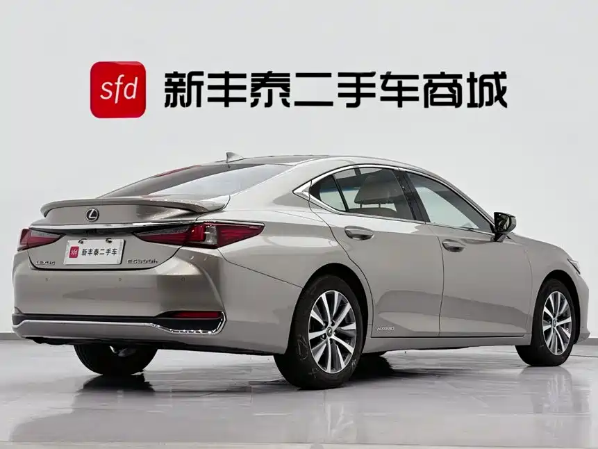 Lexus ES — миниатюра 5