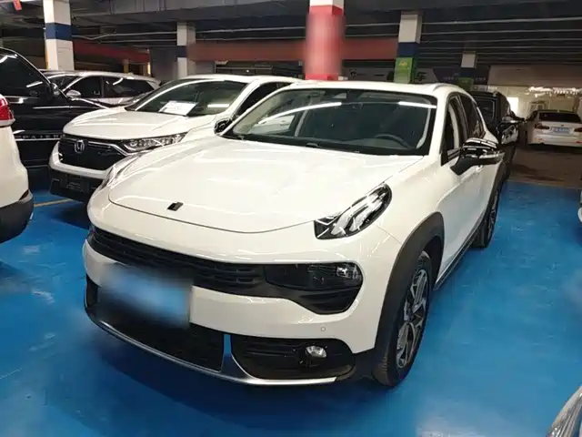 2020 Lynk & Co 02
