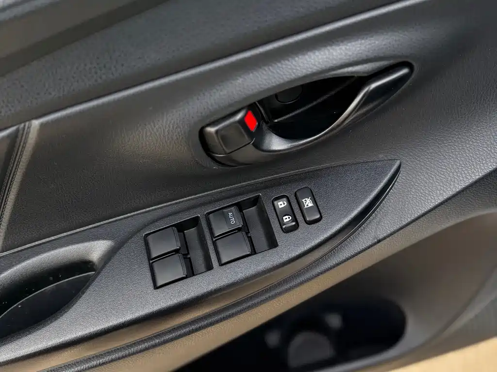 TOYOTA YARIS L TO ENJOY