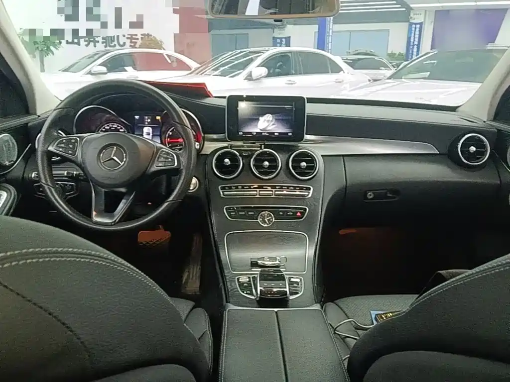 Mercedes-Benz C-Class — миниатюра 10