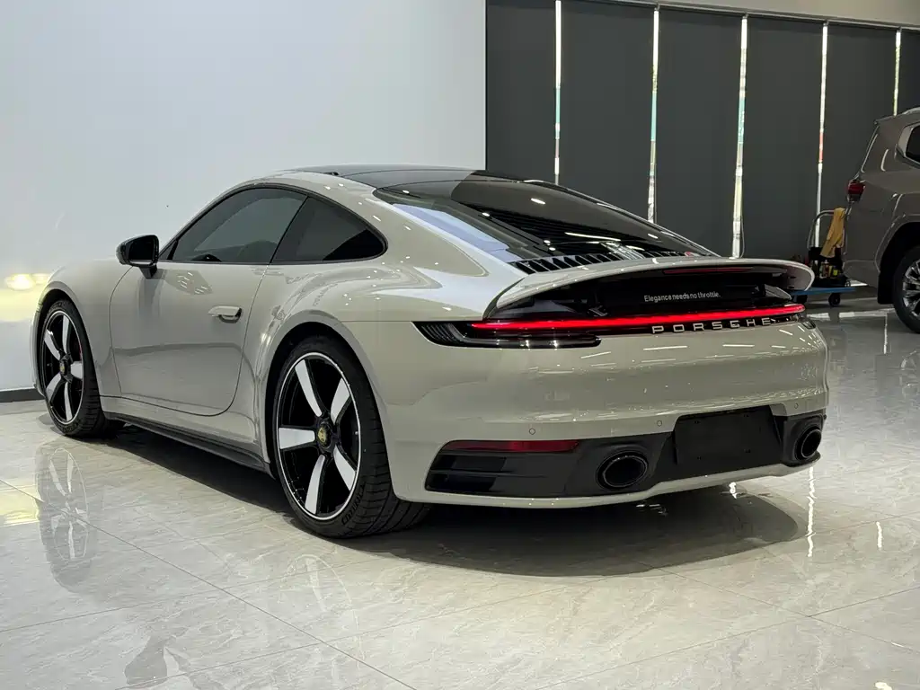 Porsche 911 2023 Carrera 3.0T