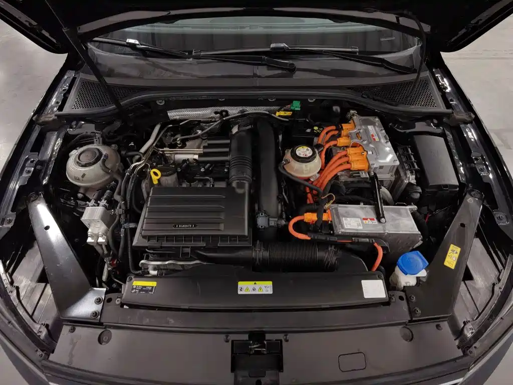 Volkswagen Magotan PHEV — миниатюра 6