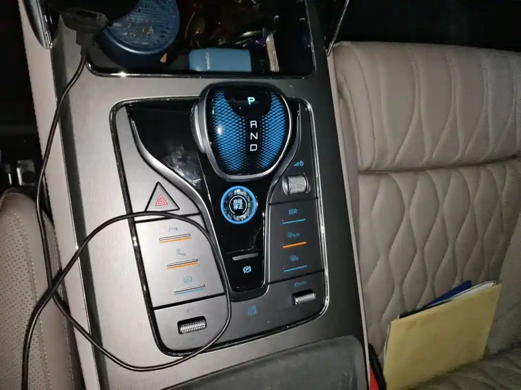 BYD Tang New Energy — миниатюра 11