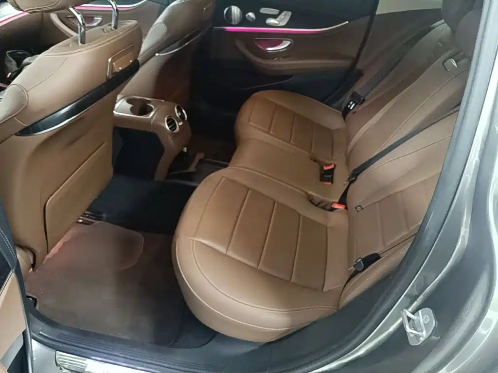 Mercedes-Benz E-Class — миниатюра 17