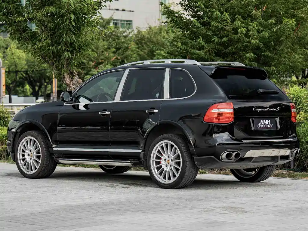 Porsche Cayenne — миниатюра 9
